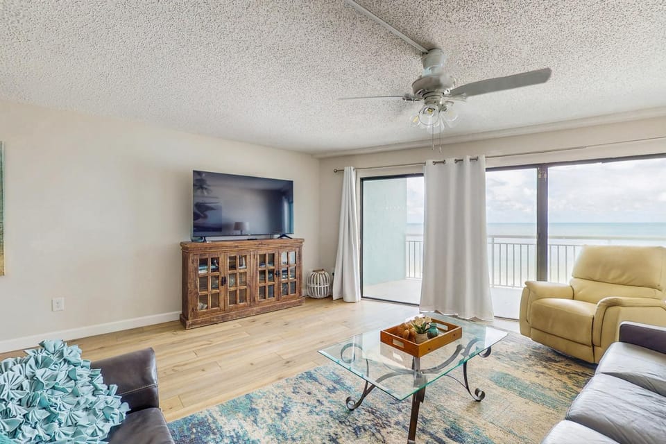 Chateaux Sunset Suites 408 House in Indian Shores