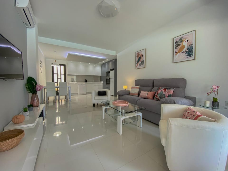 Living room, Lounge or bar, Photo of the whole room