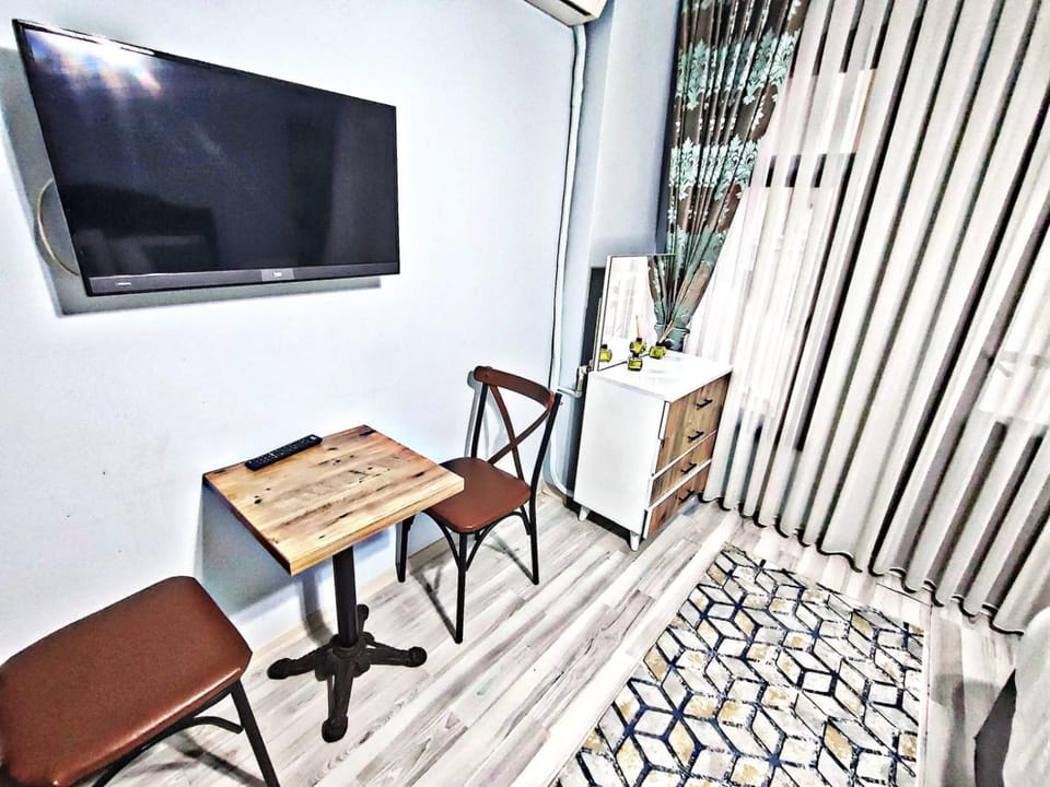 TV and multimedia, Photo of the whole room, Seating area, Evening entertainment