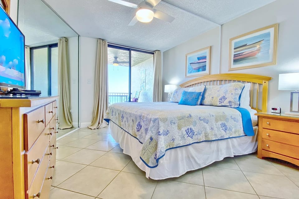 Lighthouse Towers 704 House in Sand Key