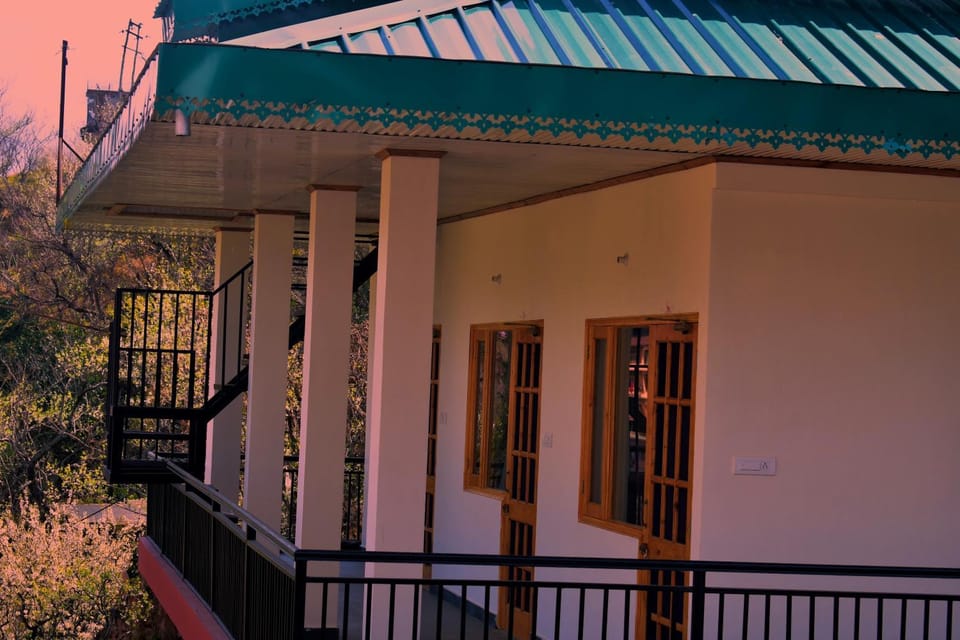 Property building, Facade/entrance, Balcony/Terrace