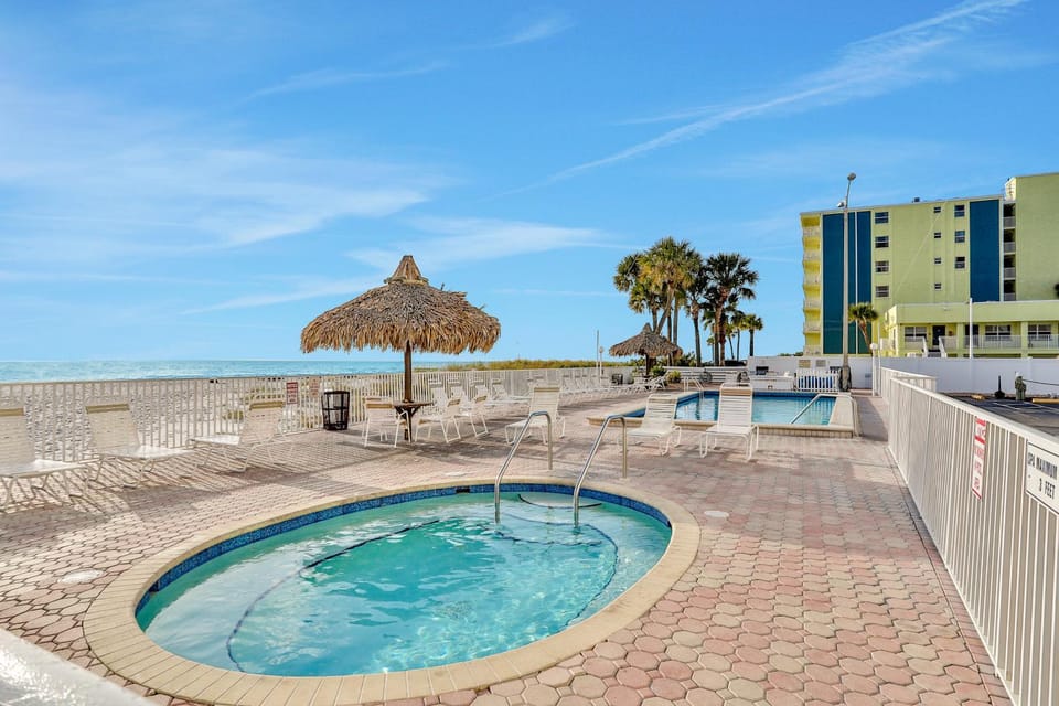 Sea Breeze 705 House in Madeira Beach