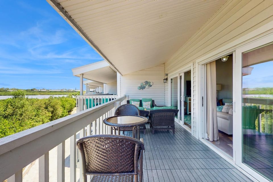 Intercoastal Condo 203 House in Indian Shores