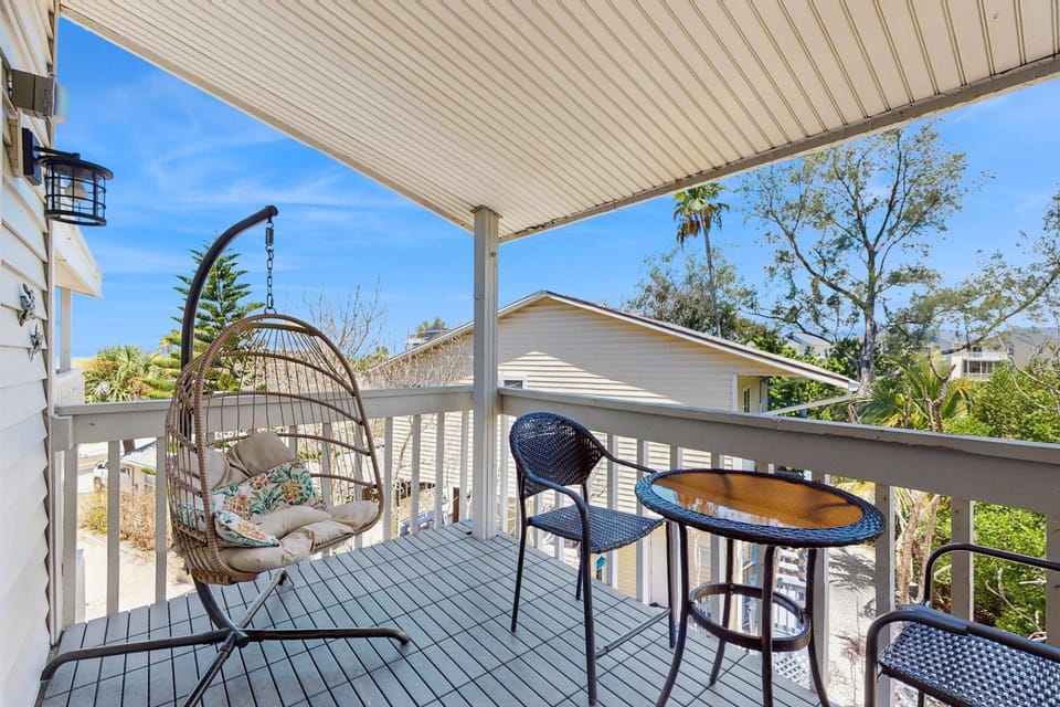 Intercoastal Condo 203 House in Indian Shores