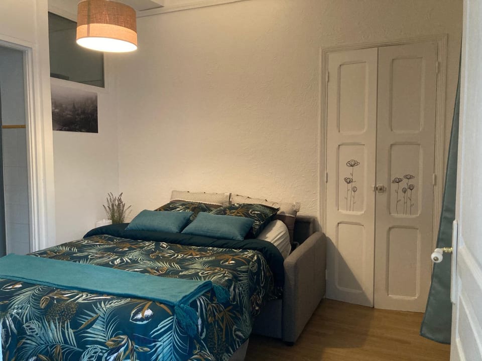 Bed, Photo of the whole room, Bedroom
