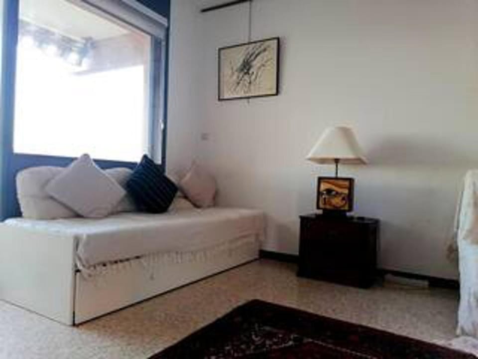 1bed Apartment Sleeps 4 - Sea Views Wifi Parking Apartment in Le Lavandou