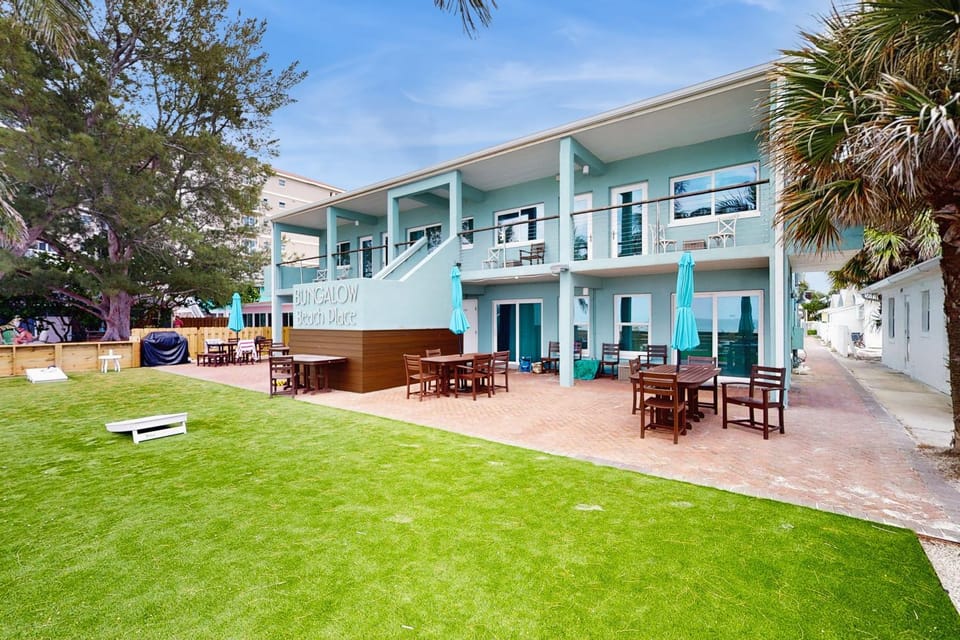 Bungalow Beach Place 4 House in Indian Shores