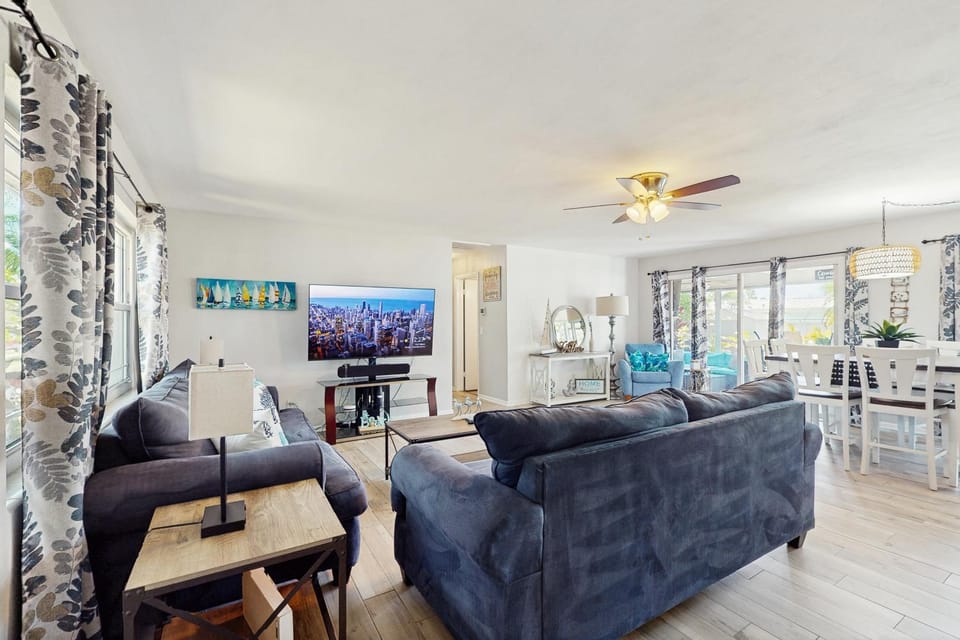 Relax in Retro House in Largo