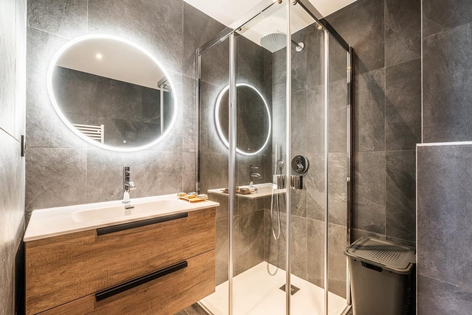Shower, Bathroom