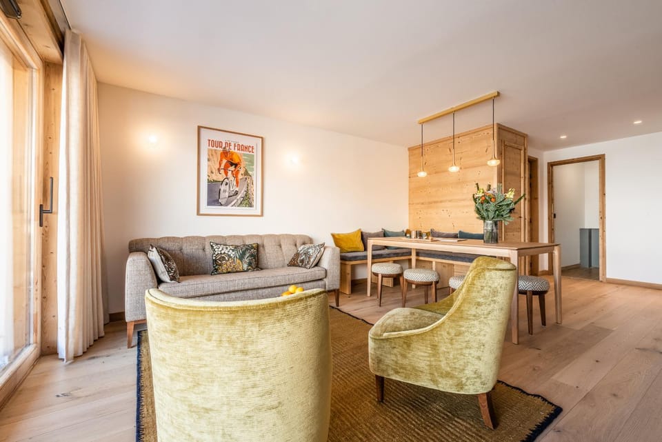 Seating area, Dining area