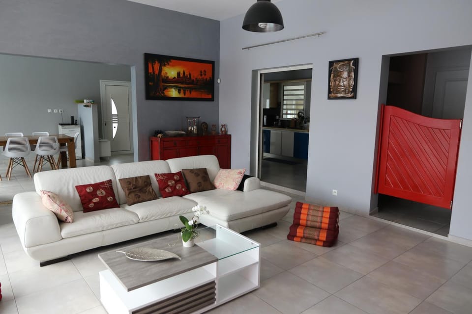 Villa Malaya détente assurée piscine, jacuzzi et babyfoot Villa in Réunion