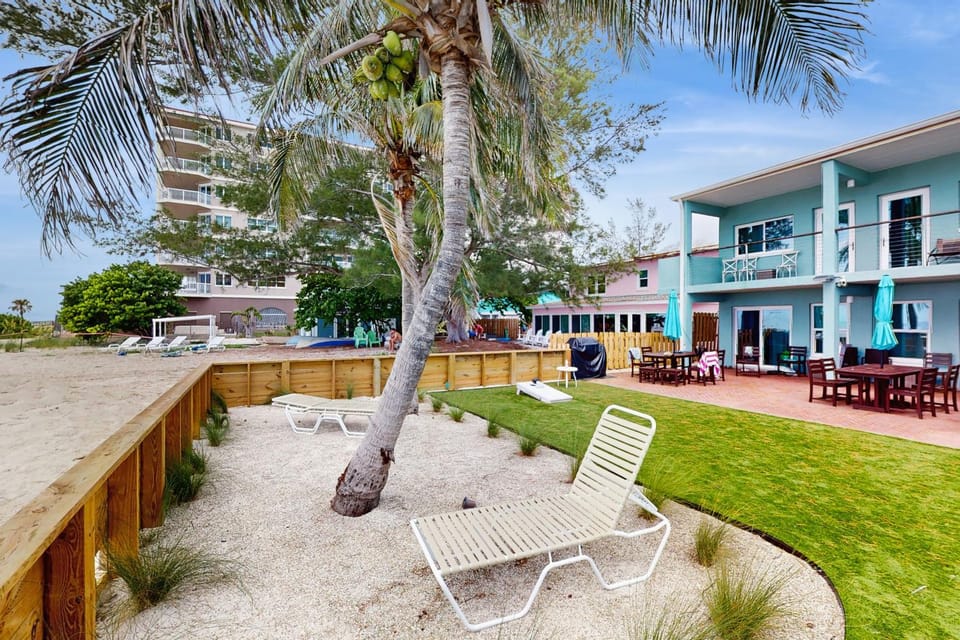 Bungalow Beach Place 9 House in Indian Shores
