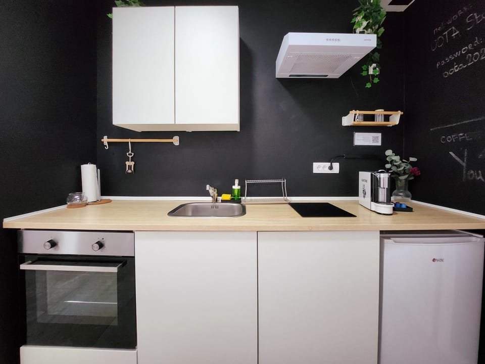 Coffee/tea facilities, Kitchen or kitchenette