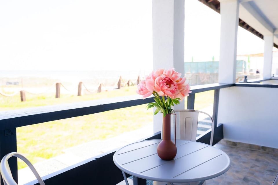 Day, Balcony/Terrace, Seating area