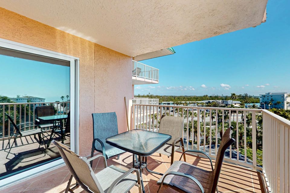 Beach Cottage 1403 House in Redington Shores