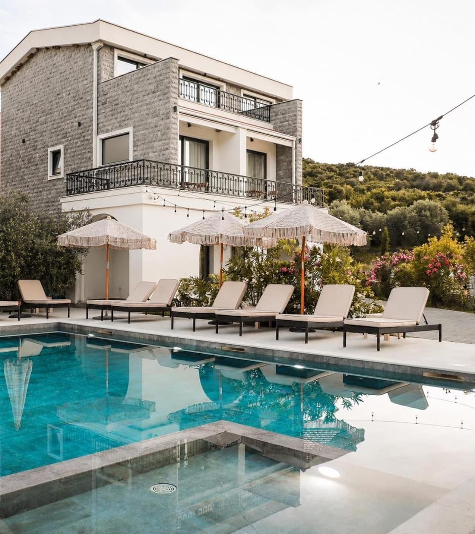 Carolea Villas - Boutique Hotel & Villas Bed and Breakfast in Ulcinj Municipality