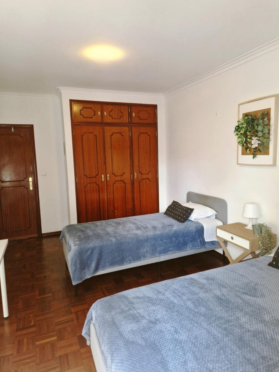 Bed, Photo of the whole room, Bedroom, wardrobe