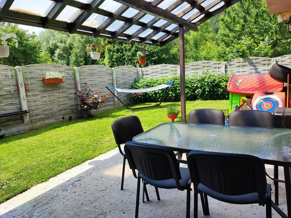 Casa de vacanta Estera Rucar Bed and Breakfast in Romania