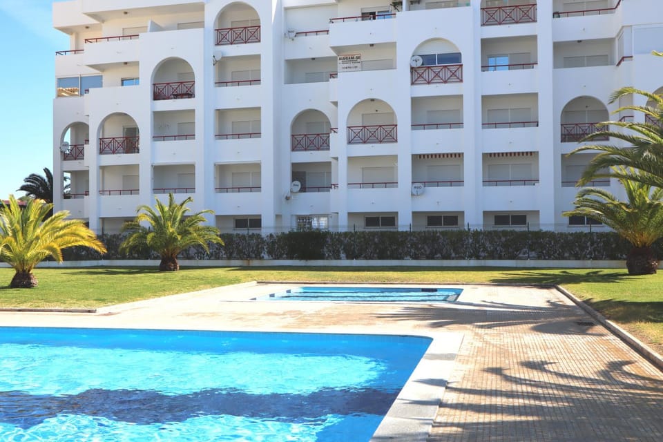 Property building, Swimming pool, Swimming pool