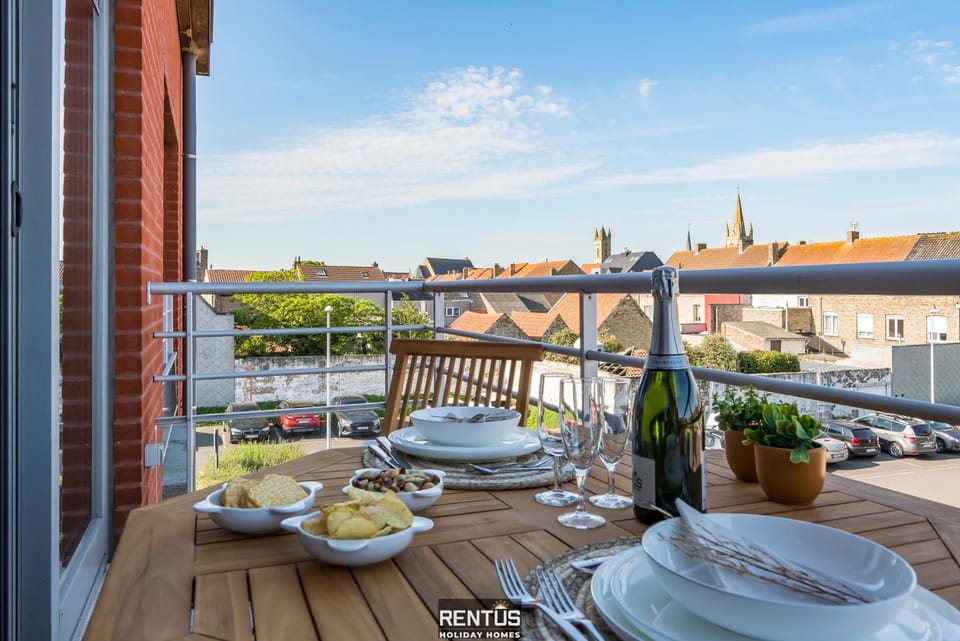 Balcony/Terrace, City view