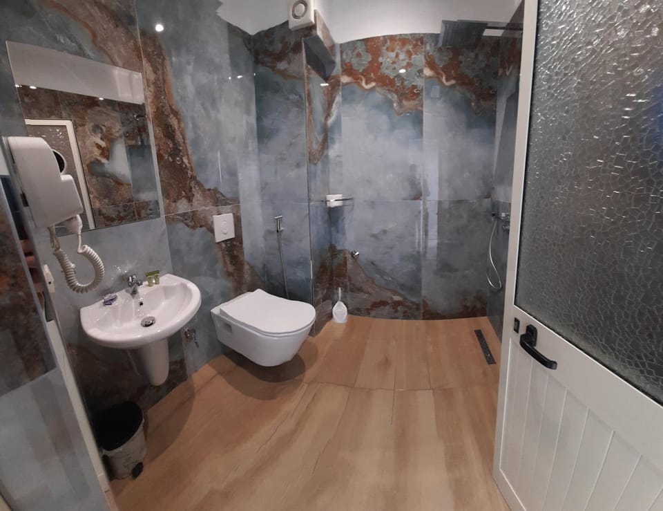 Toilet, Bathroom