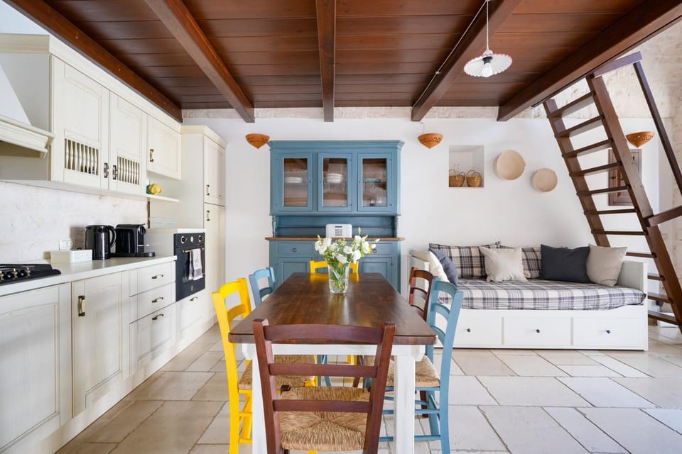 Kitchen or kitchenette, Seating area, Dining area, dishwasher