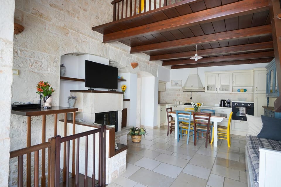 TV and multimedia, Kitchen or kitchenette, Living room