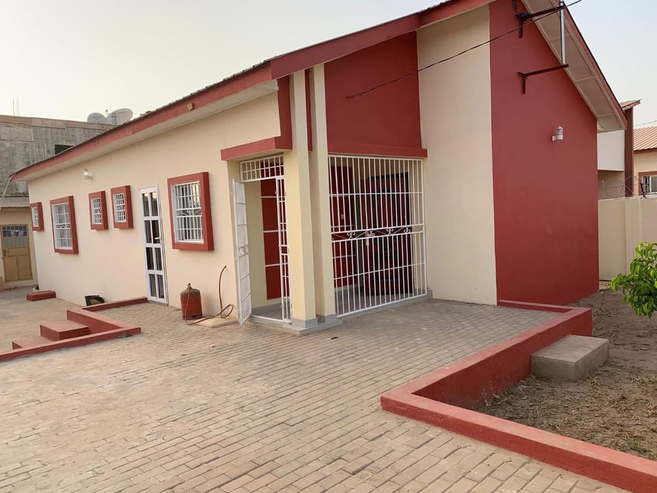 Cheerful 3 bedroom bungalow, Fatty Boulevard House in Senegal