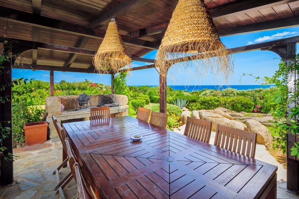 Patio, View (from property/room), Dining area, Garden view, Sea view
