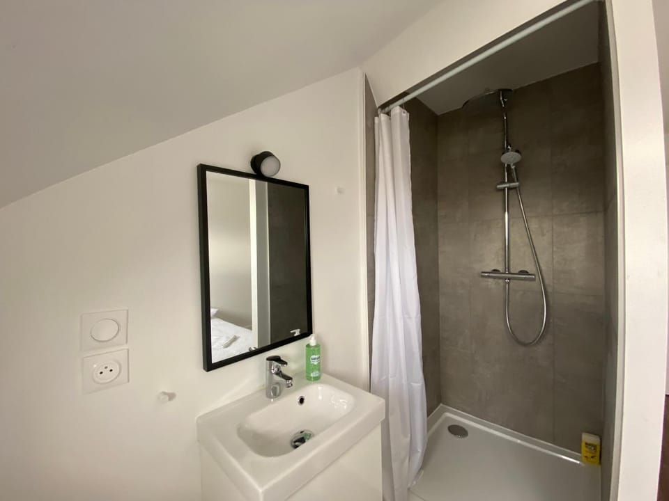 Shower, Bathroom