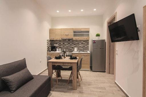 Kitchen or kitchenette, Seating area, Dining area