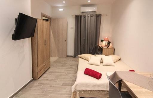 TV and multimedia, Photo of the whole room