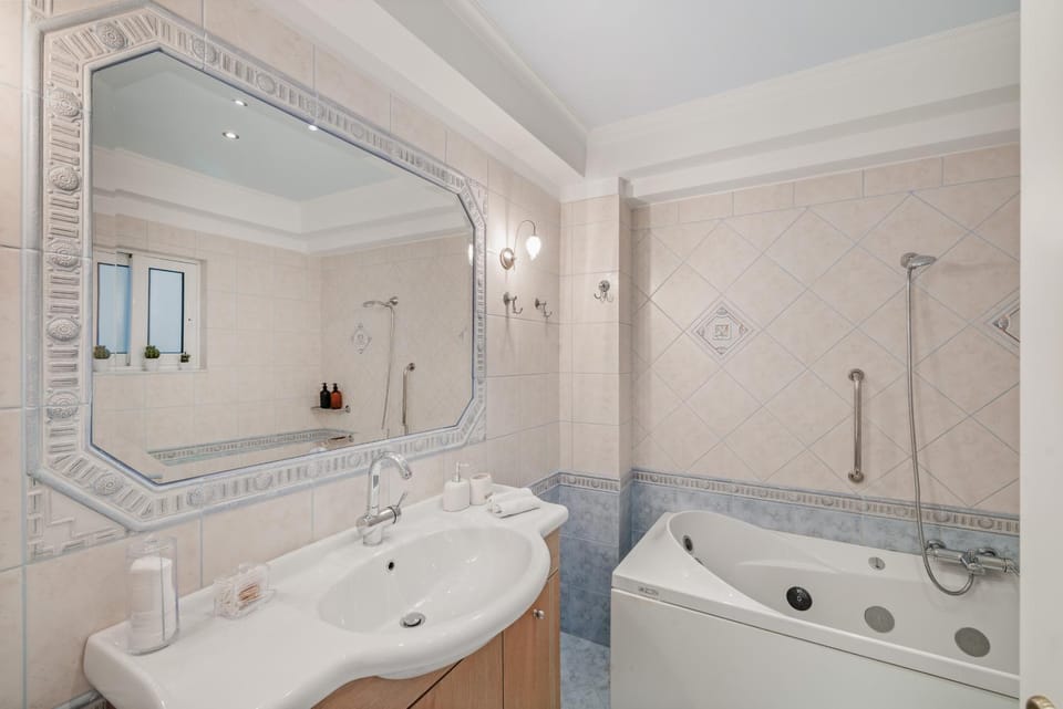 Bathroom, Bath