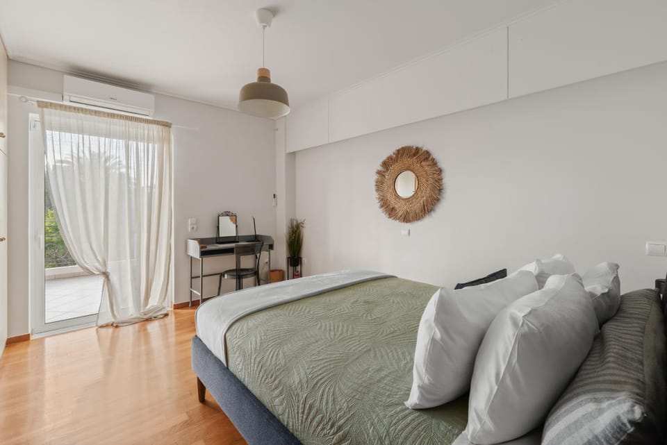 Bed, Photo of the whole room, Bedroom