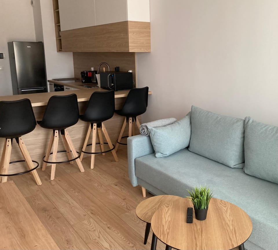 Kitchen or kitchenette, Dining area, minibar
