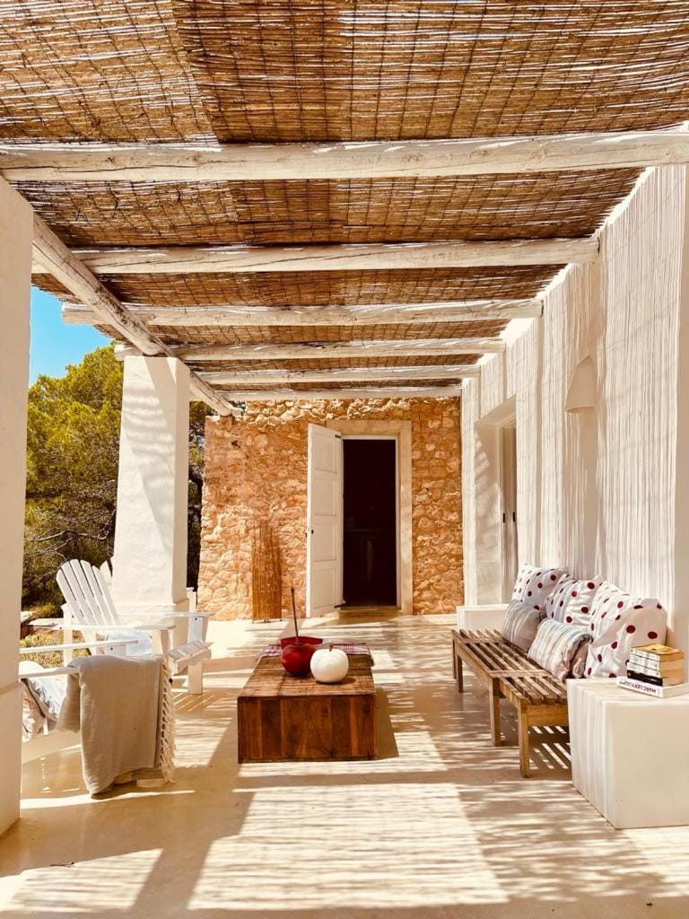 Patio, Facade/entrance