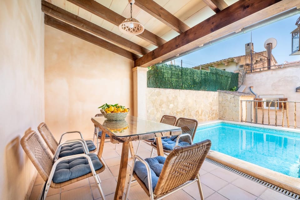 Living room, Swimming pool