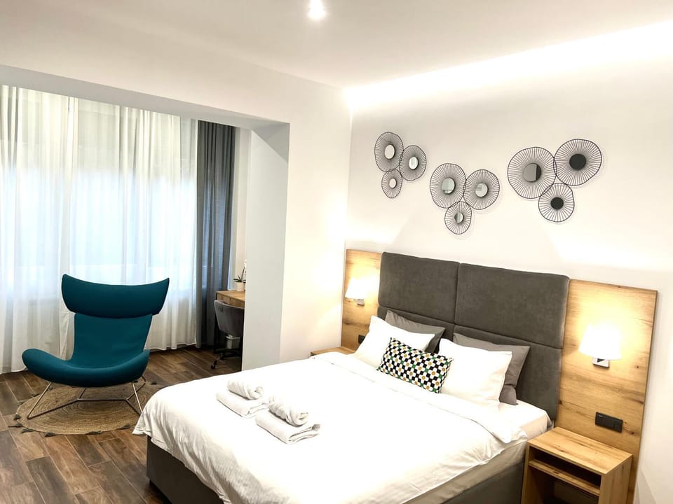Photo of the whole room, Bedroom