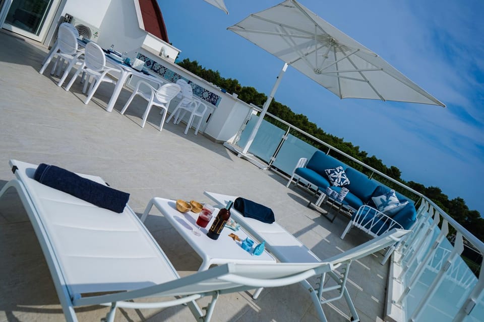 Day, Balcony/Terrace, Drinks, sunbed