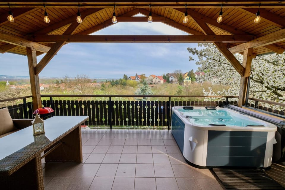 Hot Tub, Balcony/Terrace