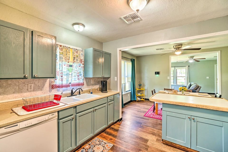 Centrally Located Lawton Home: Dogs Welcome! House in Lawton
