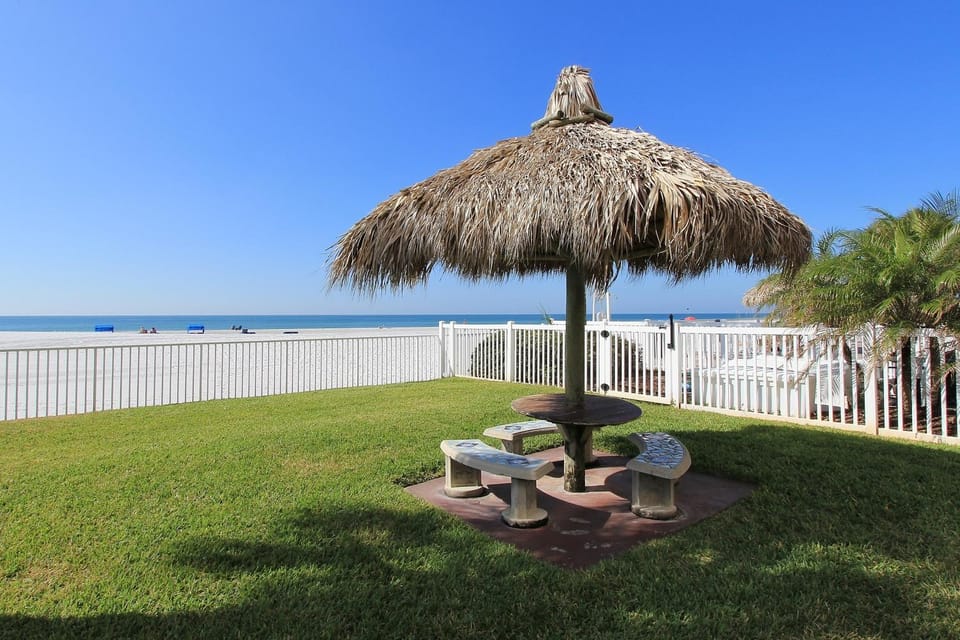 Sea Breeze 608 House in Madeira Beach