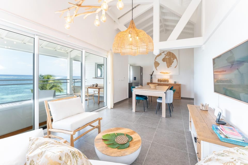 Natural landscape, Billiard, TV and multimedia, View (from property/room), Balcony/Terrace, Living room, Seating area, Dining area, Sea view, air conditioner