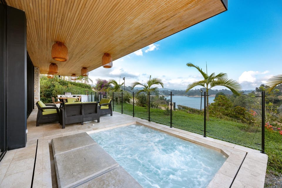 Hot Tub, Hot Tub, Balcony/Terrace, Garden view, Lake view, Mountain view