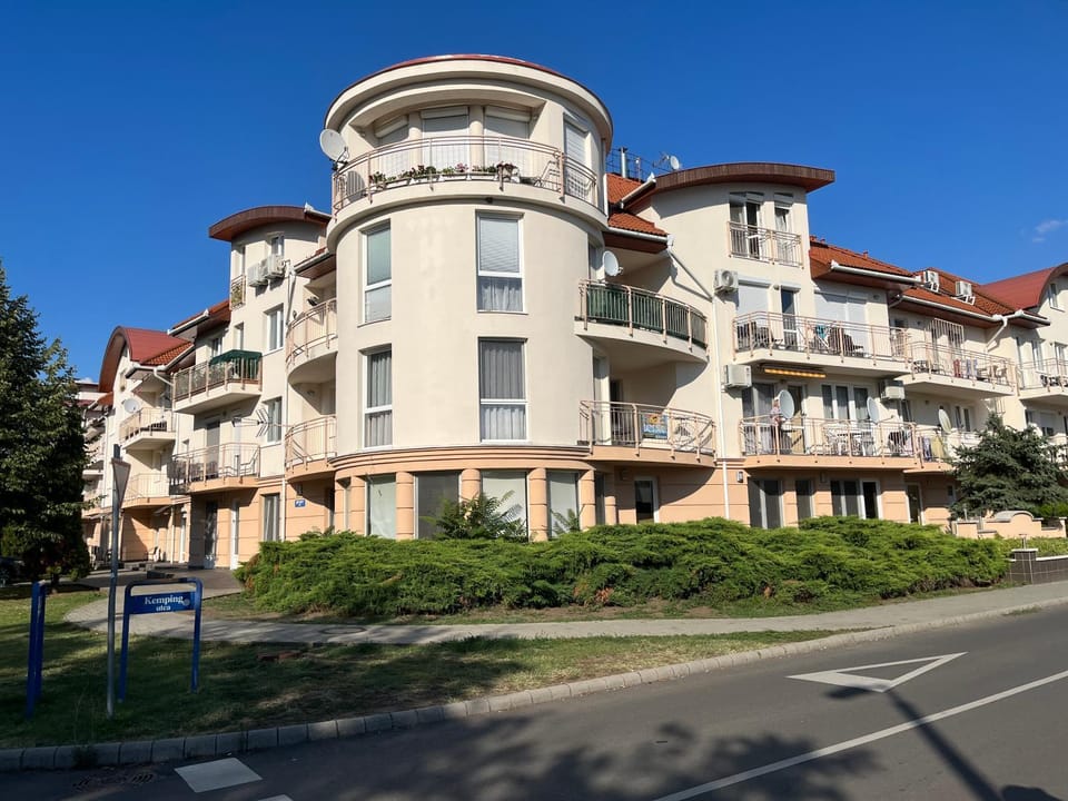 Brookforest Apartman Apartment hotel in Hungary