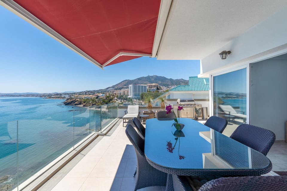 BBQ facilities, Balcony/Terrace, Dining area, sunbed