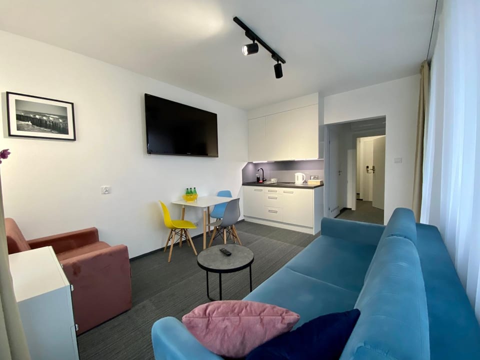 TV and multimedia, Living room, kitchen