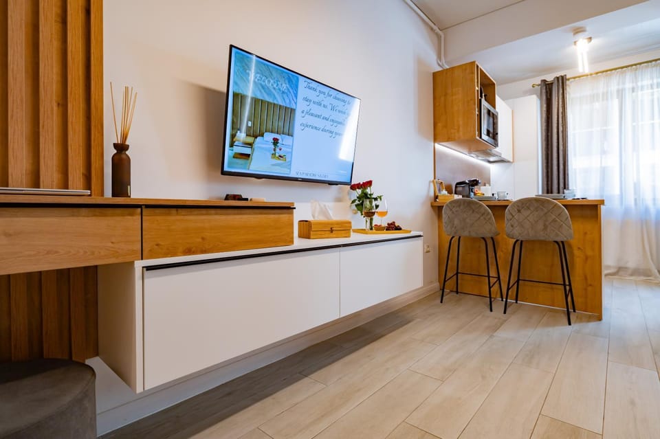 TV and multimedia, Dining area