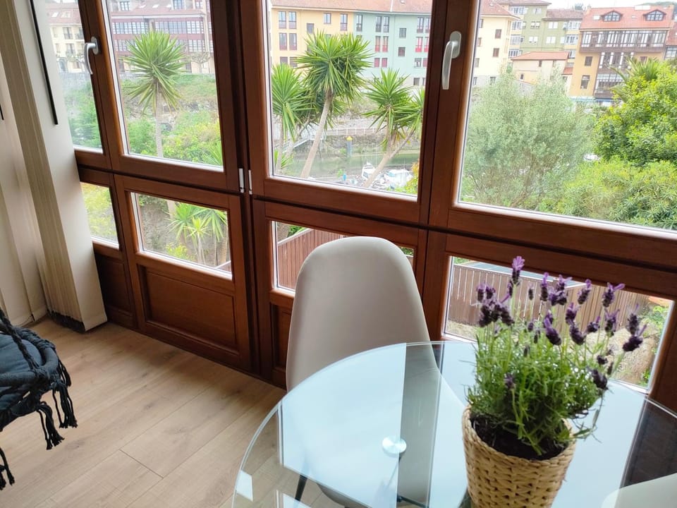 Living room, Garden view, Sea view