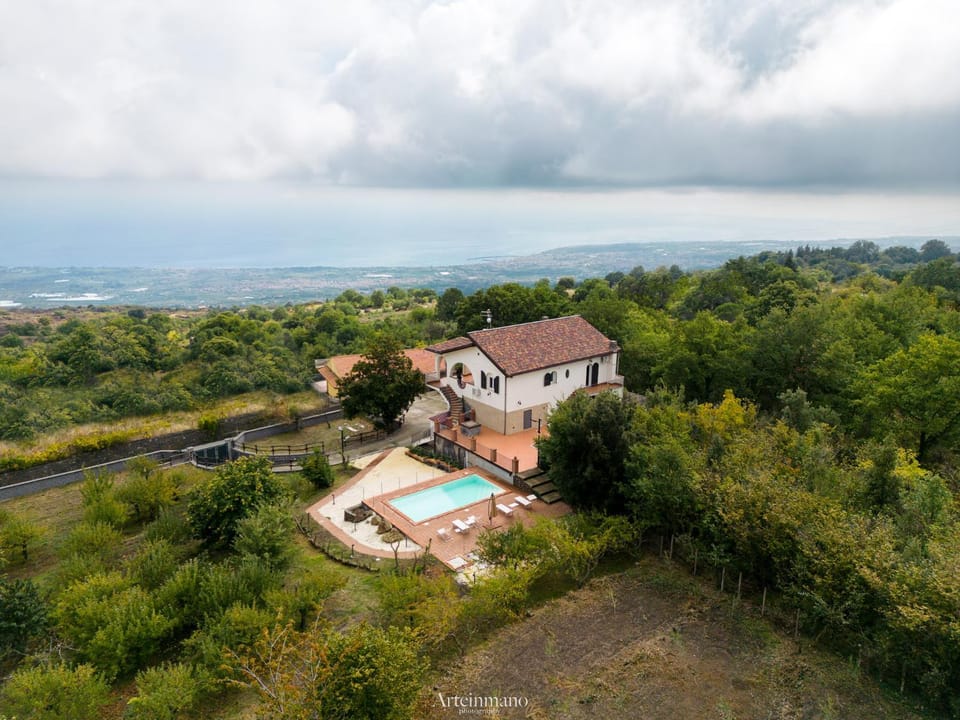 Property building, Day, Natural landscape, Bird's eye view, Pool view, Sea view, Swimming pool